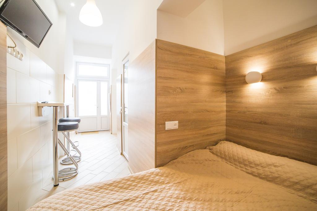 Apartment On Kulisha 29-А Lviv Buitenkant foto